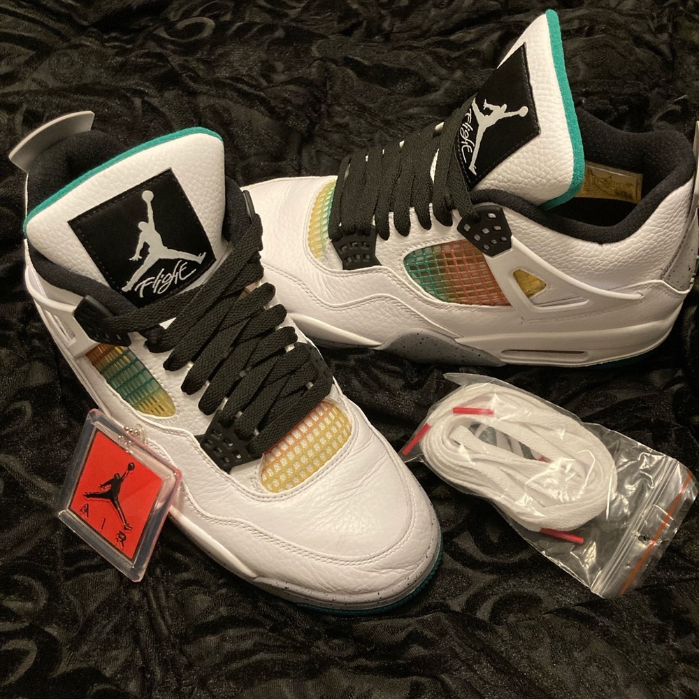 Women’s size 9.5 Jordan’s retro 4